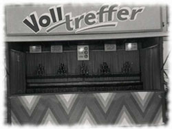 Die erste Ballwerfbude von Annett und Olaf Zortel